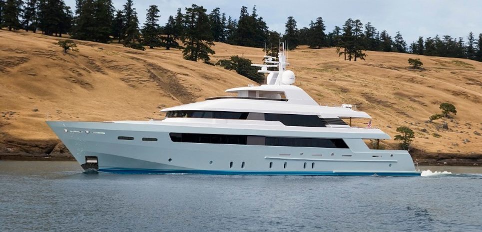 10 Charter Yacht