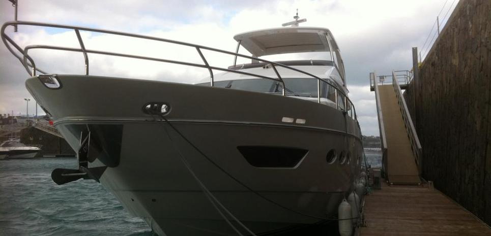 2Whales Charter Yacht