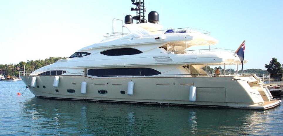 5G Charter Yacht