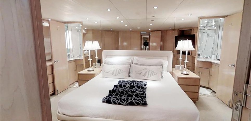92' Hatteras Charter Yacht