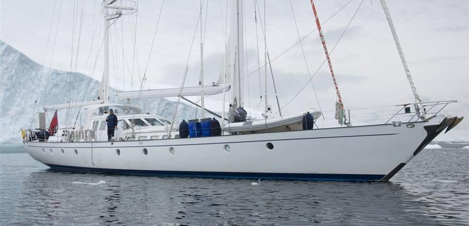 Acoa Charter Yacht