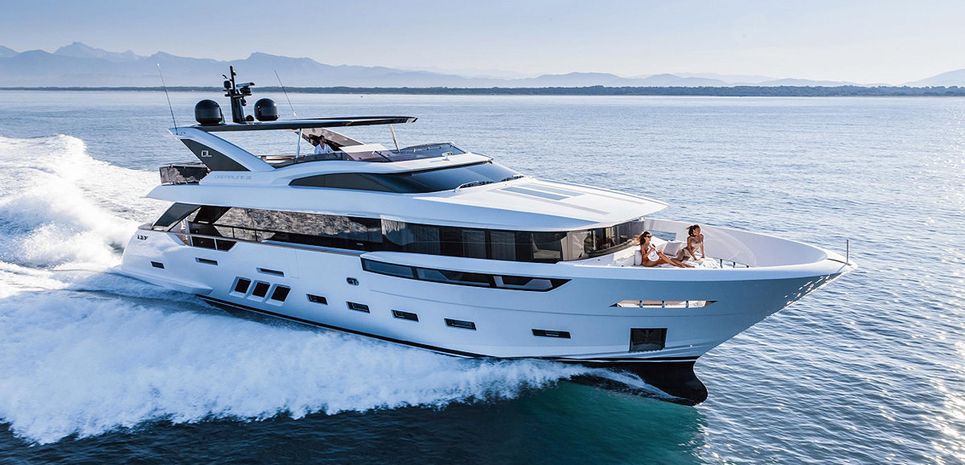 Akira Charter Yacht