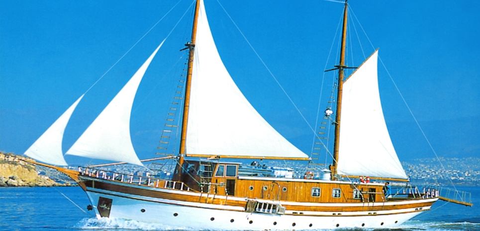 Albatros II Charter Yacht