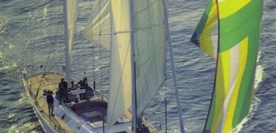 Almundarvi Charter Yacht