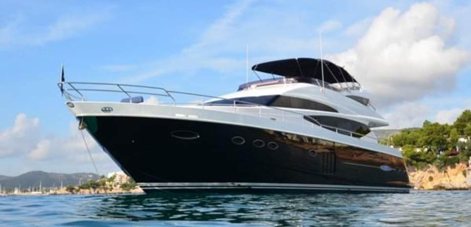 Amatrix Charter Yacht