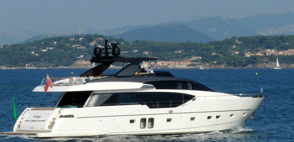 Amor Mio Charter Yacht