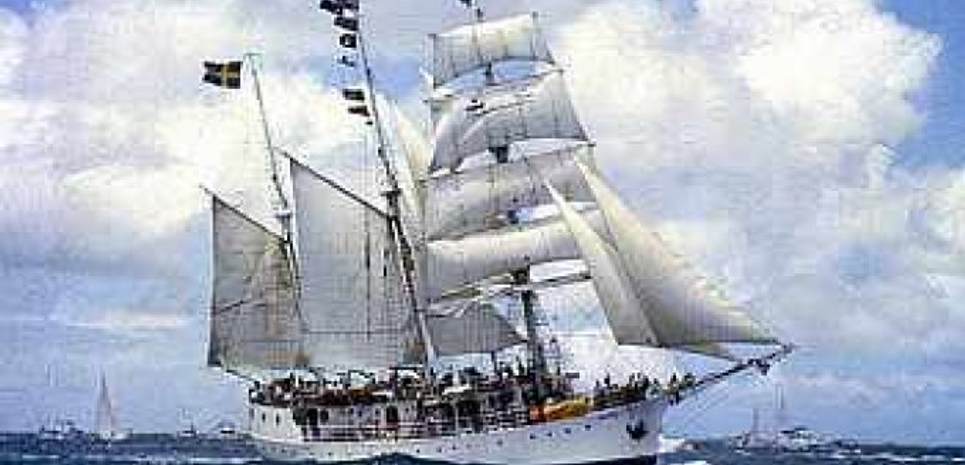 Amorina Charter Yacht