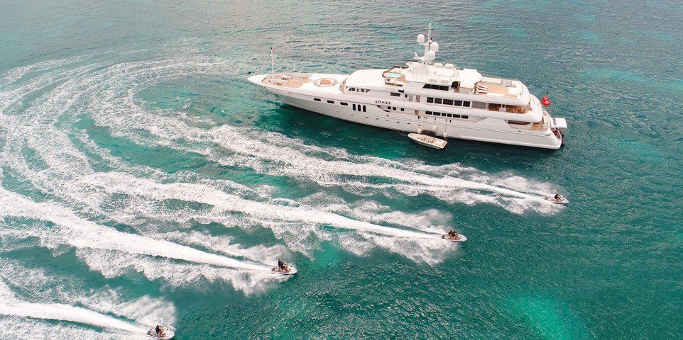 Apogee Charter Yacht