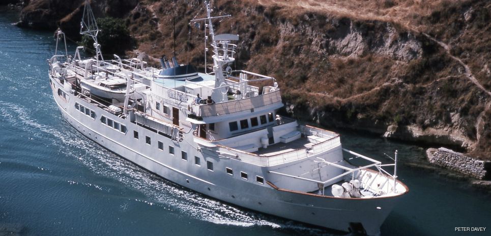 Ariane Ni Charter Yacht