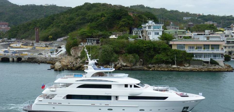 Astra V Charter Yacht