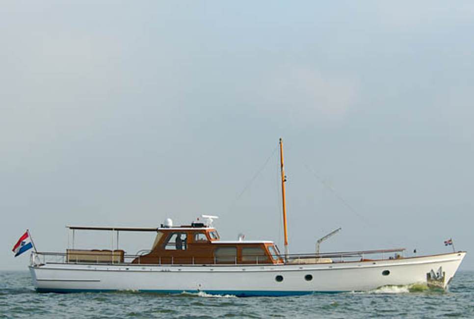 Atalanta J Charter Yacht
