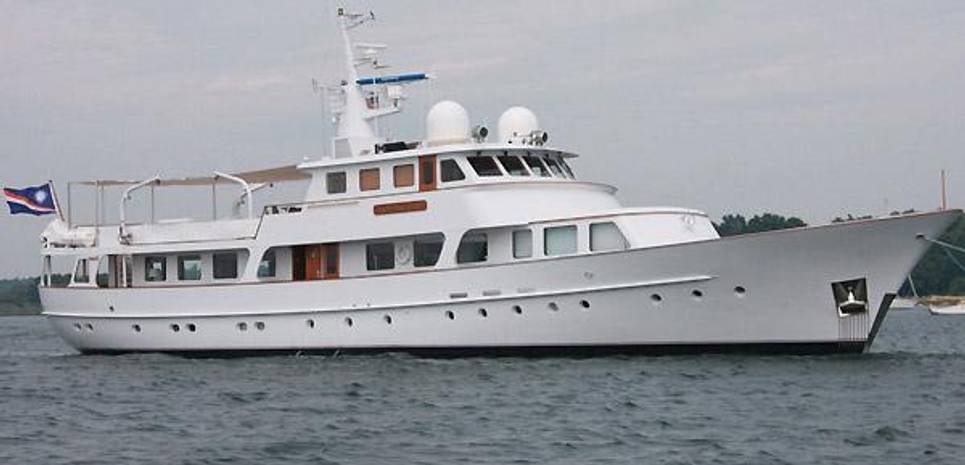Avante V Charter Yacht