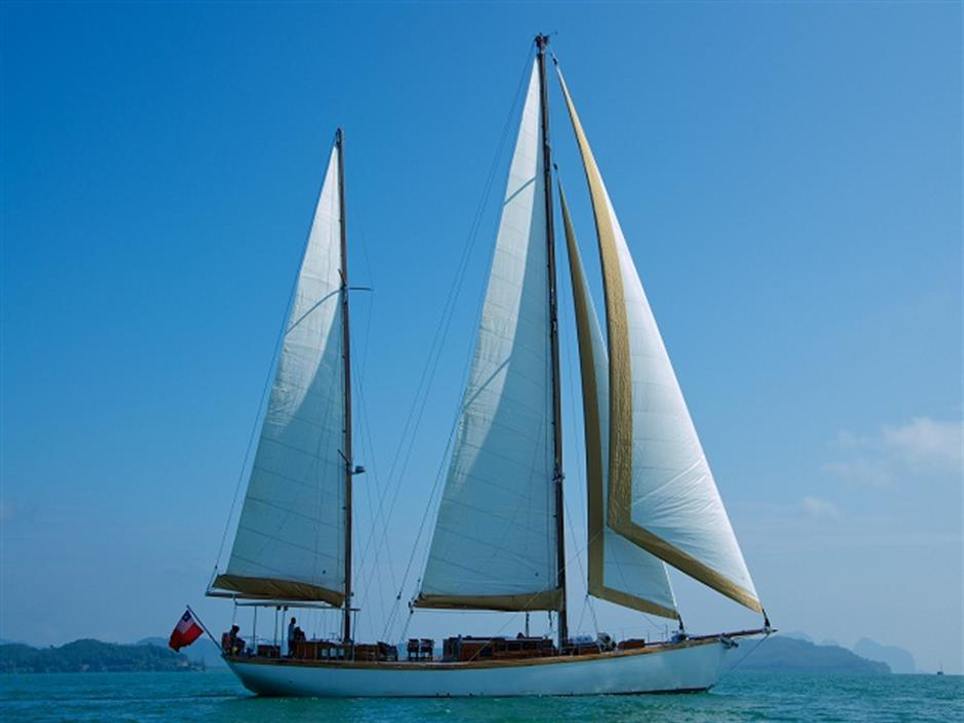 Aventure Charter Yacht