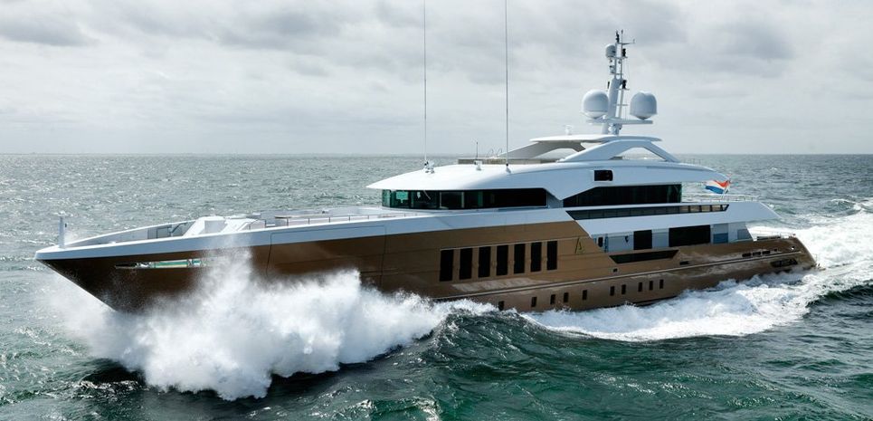 Azamanta Charter Yacht