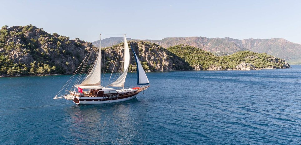 Azra Deniz Charter Yacht