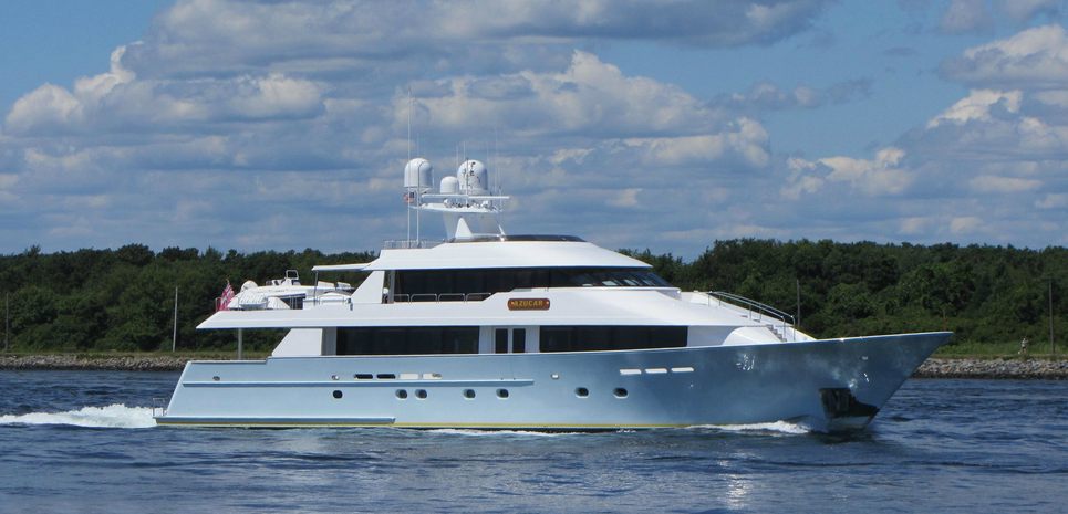 Azucar Charter Yacht