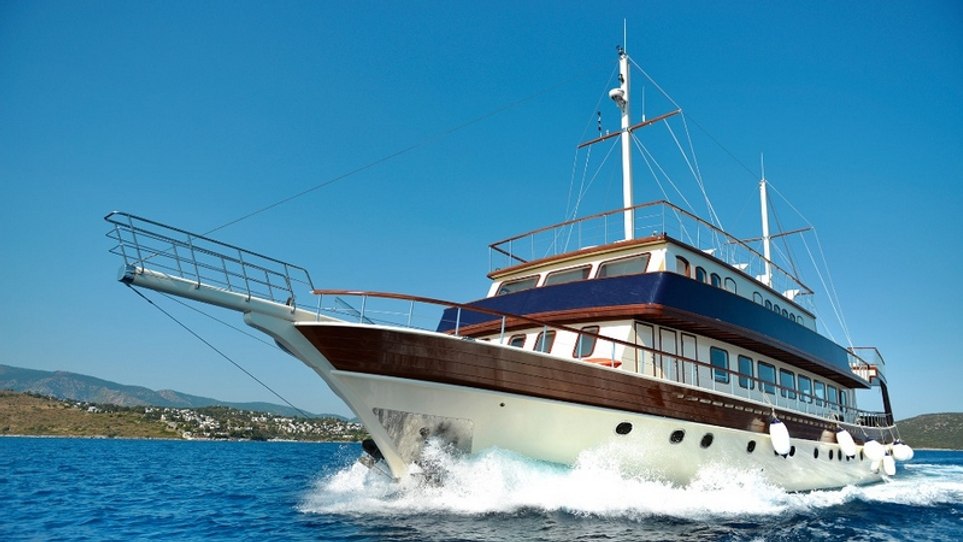 B&B 2 Charter Yacht