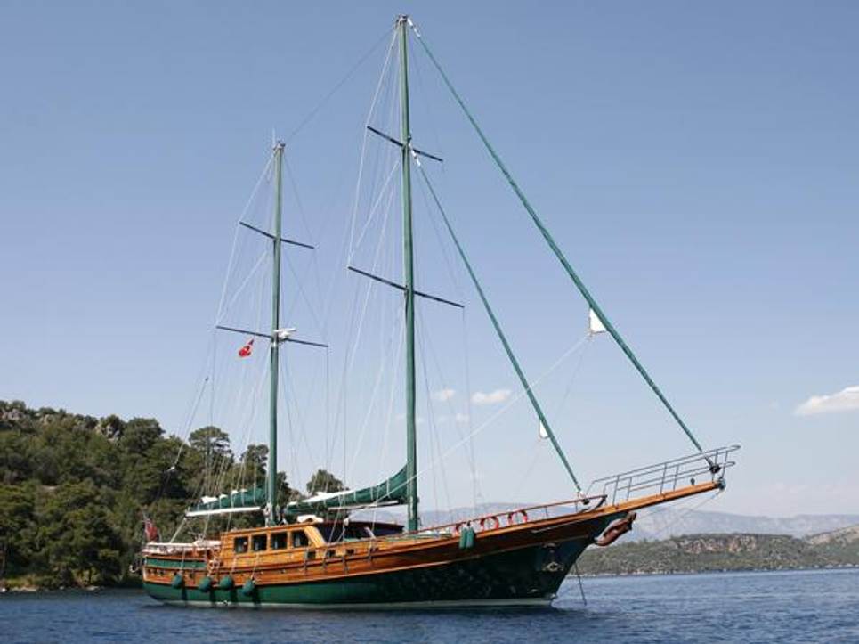 Bel Air Charter Yacht