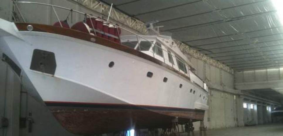 Blanc de Blanc Charter Yacht