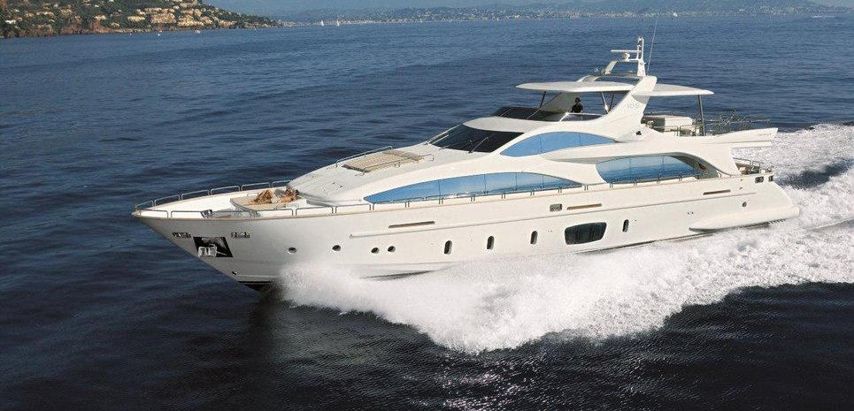 Blau Charter Yacht