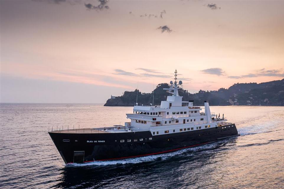 Bleu De Nimes Charter Yacht