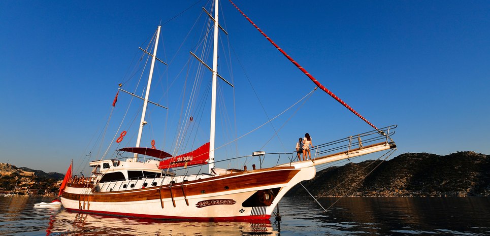 Blu Dream Charter Yacht