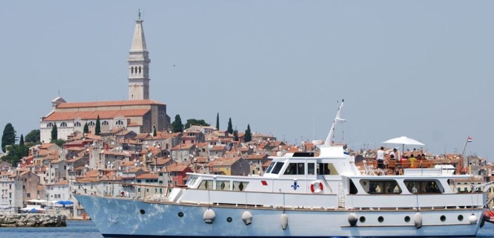 Cadabra Charter Yacht