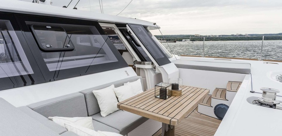 Calmao Charter Yacht