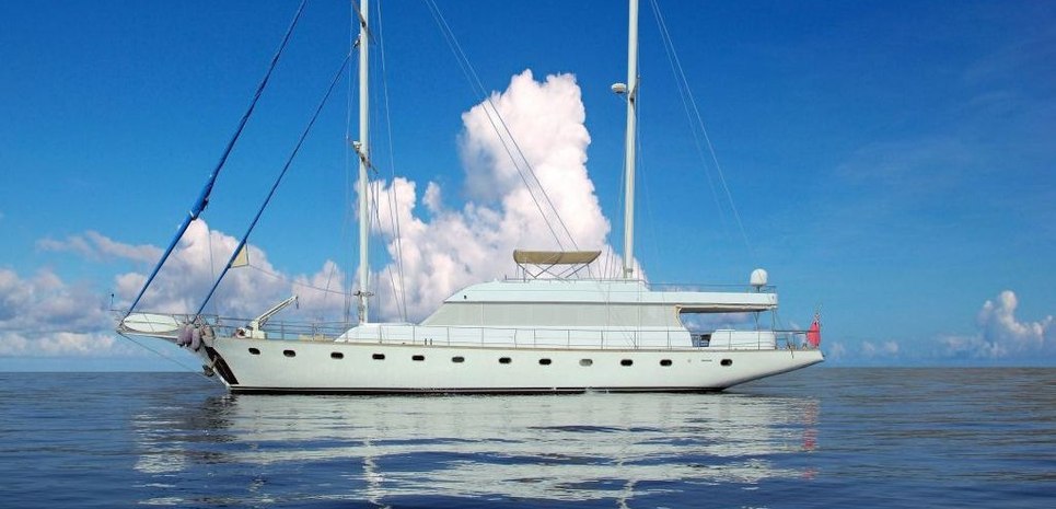 Caneren Charter Yacht