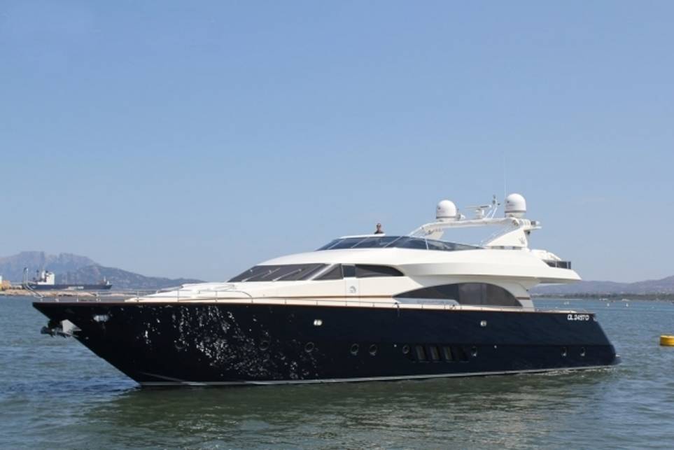 Carocla III Charter Yacht