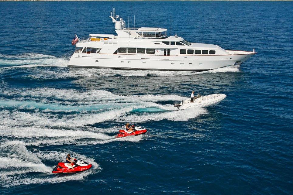Carte Blanche Charter Yacht