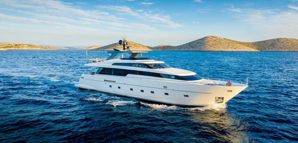 Casa Charter Yacht