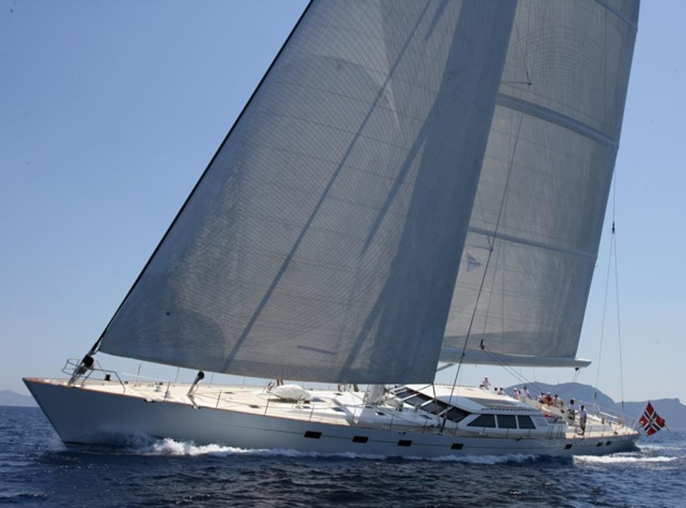 Cavallo Charter Yacht