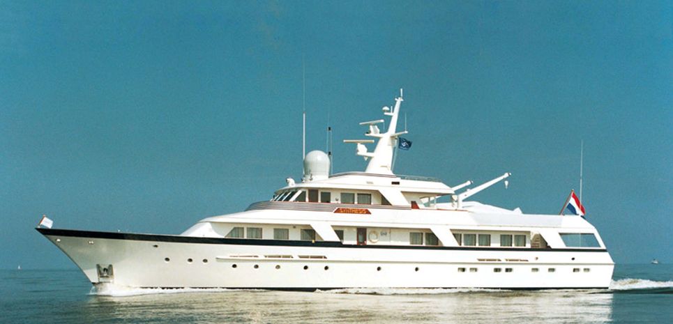 Centinela IV Charter Yacht