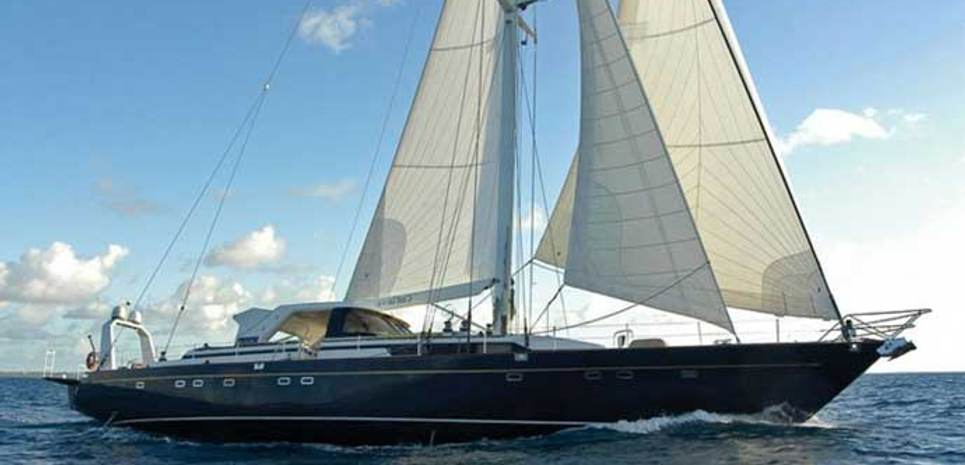 C'est La Vie Charter Yacht
