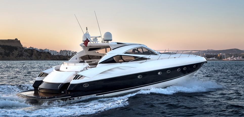 Charlie Fox Charter Yacht