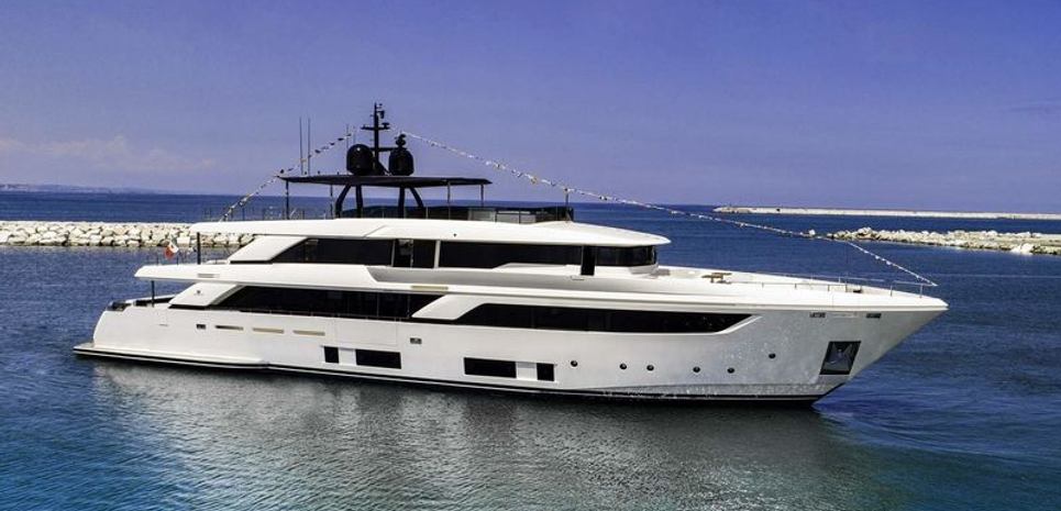 Ciao Charter Yacht
