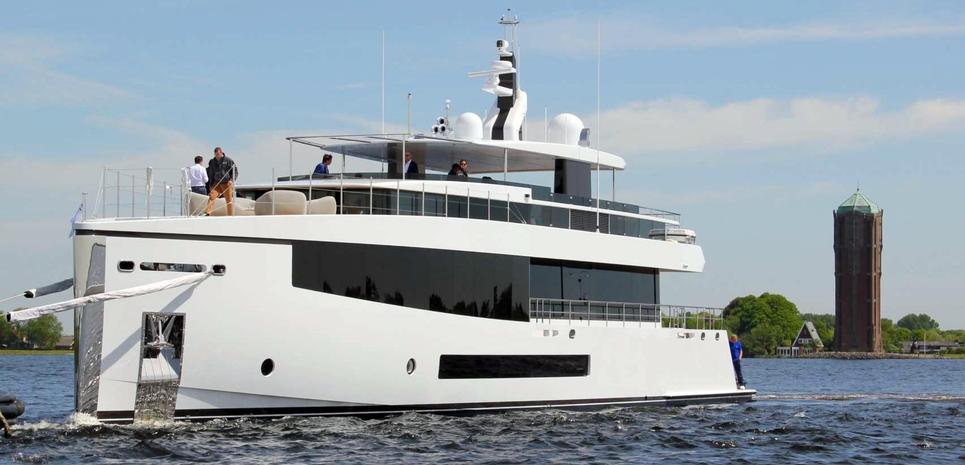 CID Charter Yacht