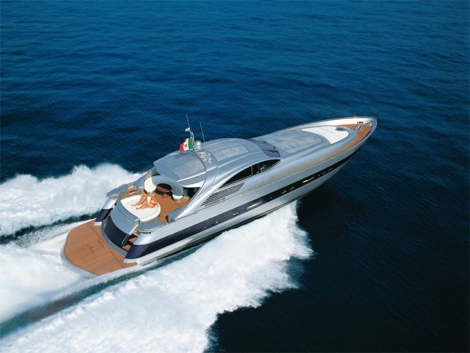 Cinque Charter Yacht