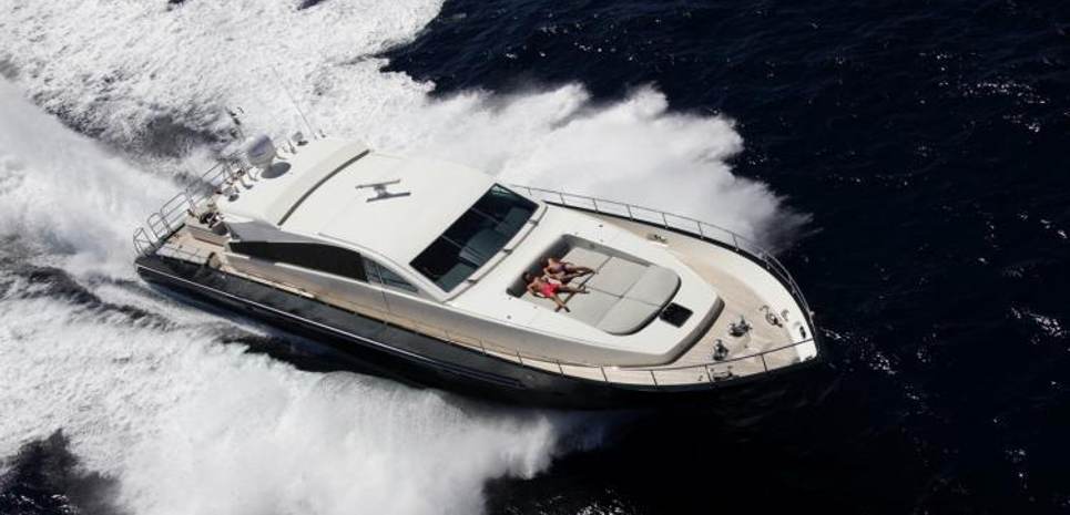 Clan V Charter Yacht
