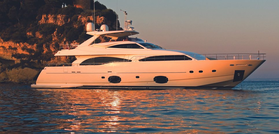 Criscate G Charter Yacht