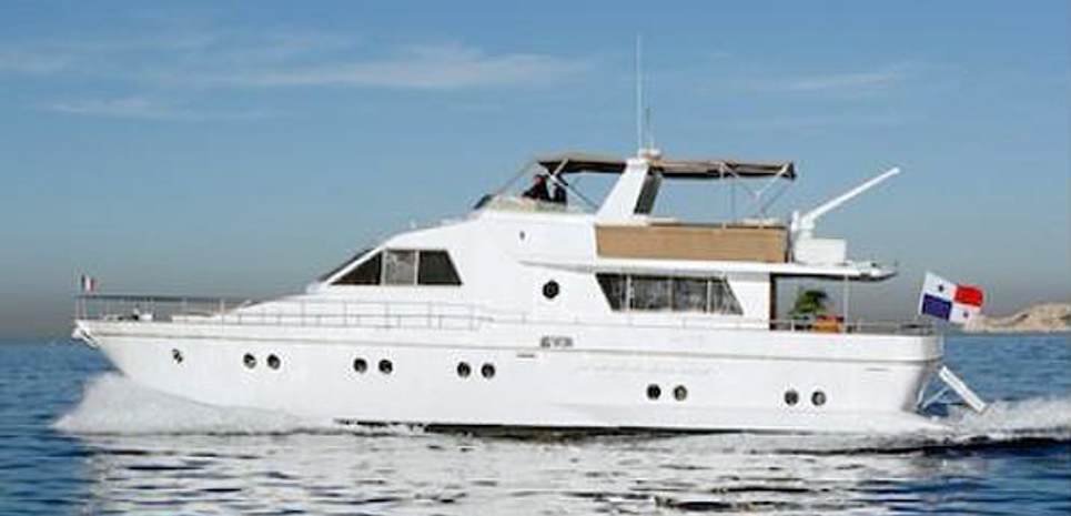 Cyos Charter Yacht