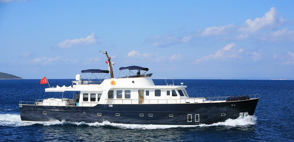 Dali Charter Yacht