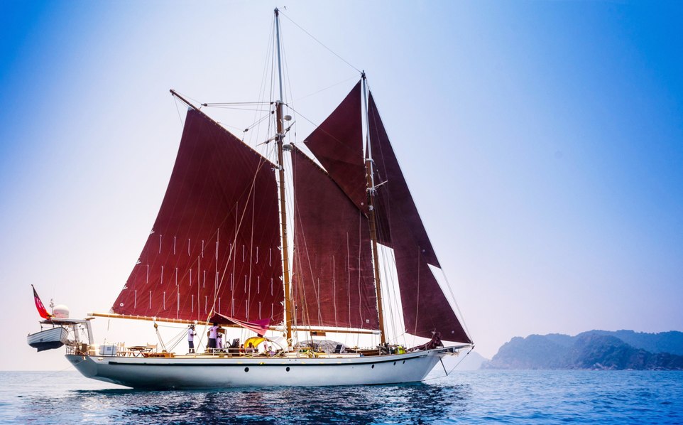 Dallinghoo Charter Yacht