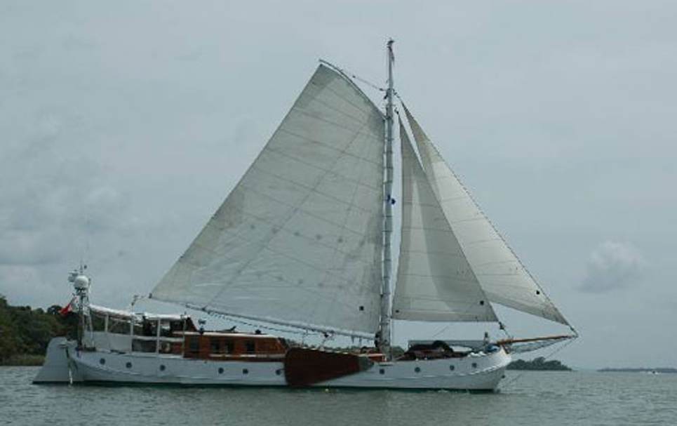 De Vrouwe Christina Charter Yacht