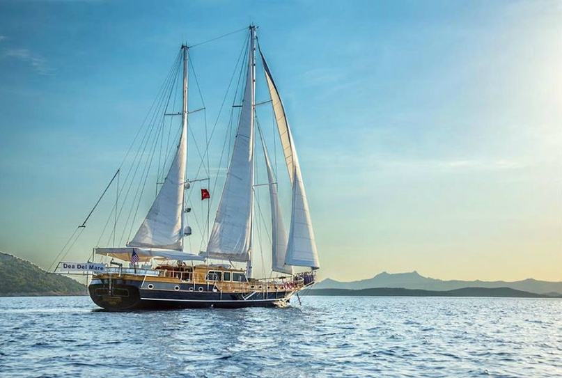 Dea Del Mare Charter Yacht