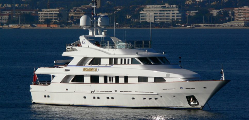 Desamis B Charter Yacht