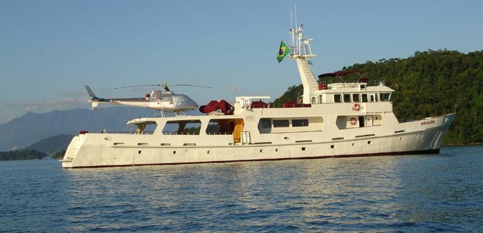Deslize Charter Yacht
