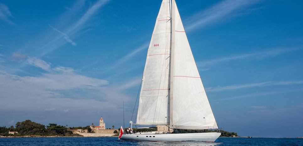 Diablesse Charter Yacht
