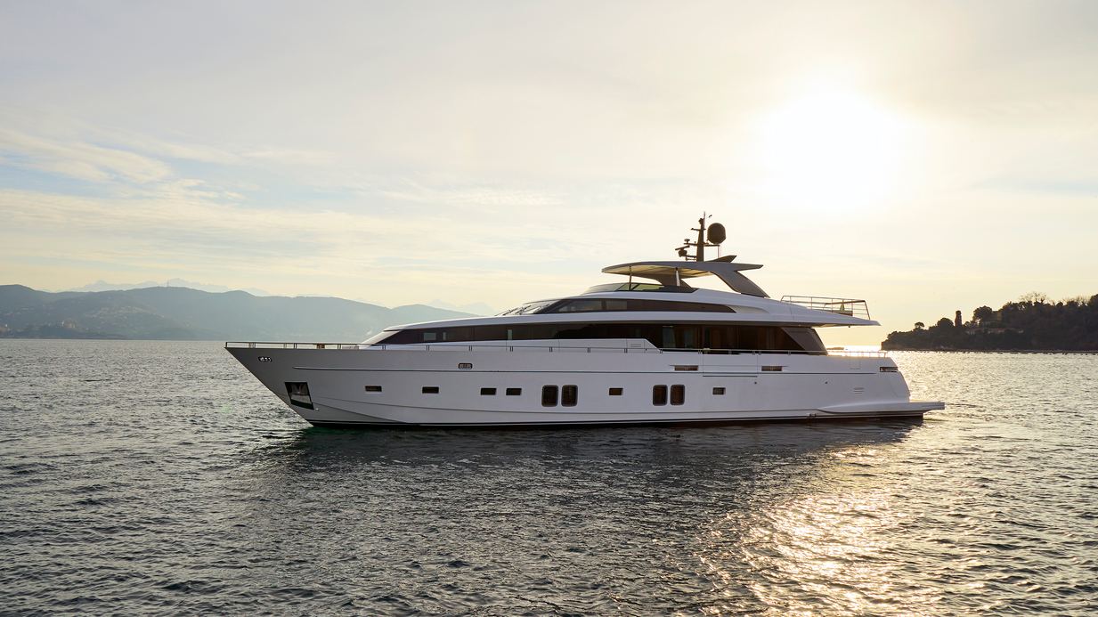 Dinaia Charter Yacht